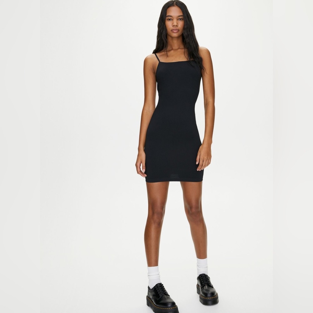 Aritzia Sunday Best Avery Seamless Dress
